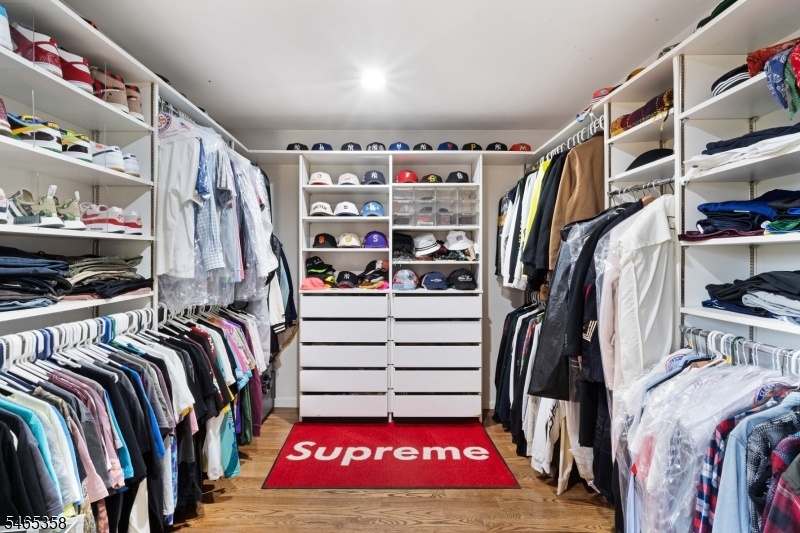 Walk in Closet