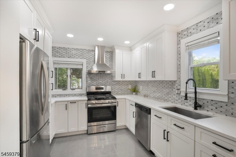 Gorgeous Backsplash!