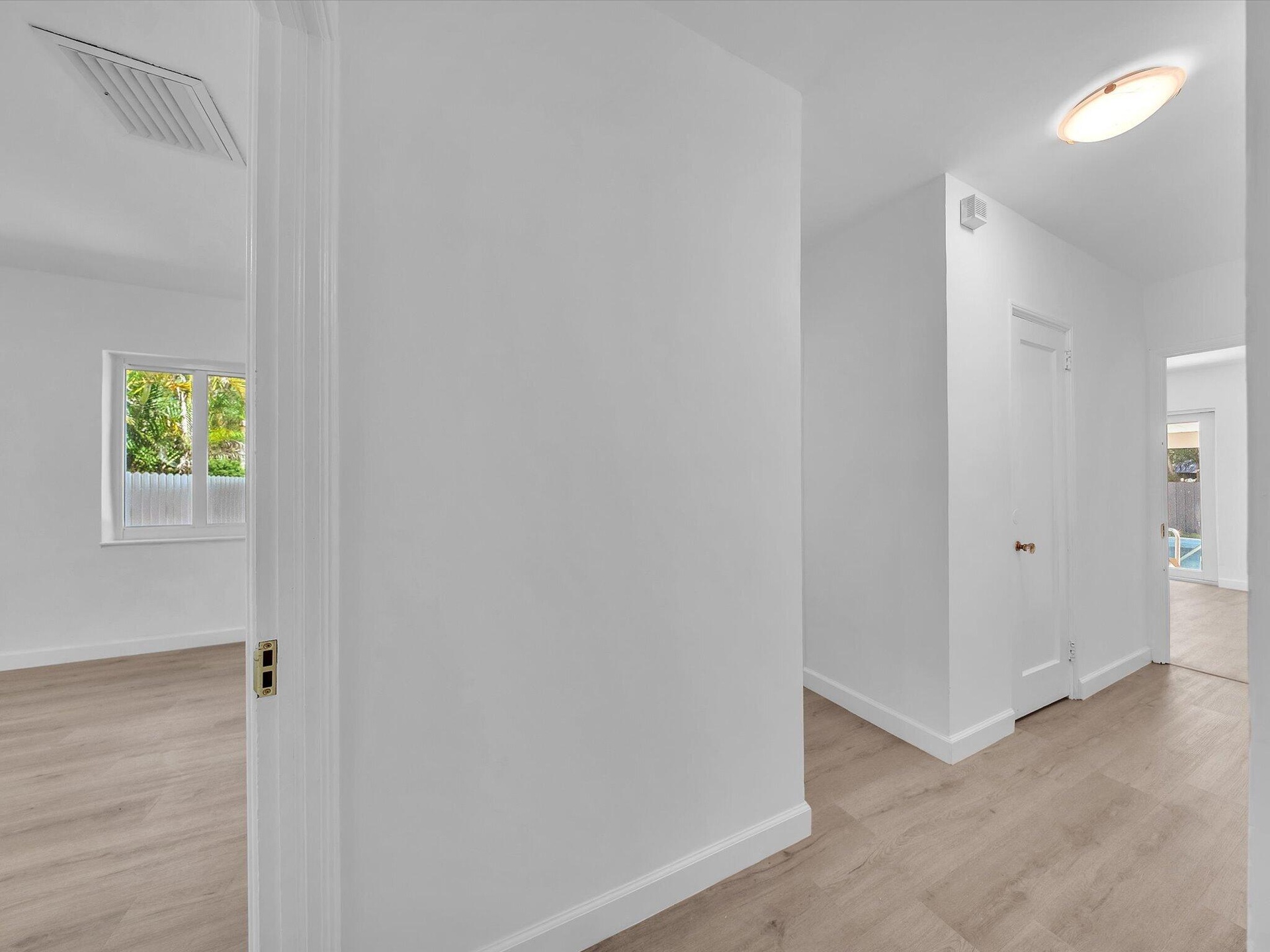 BEDROOM SPLIT FLOORPLAN