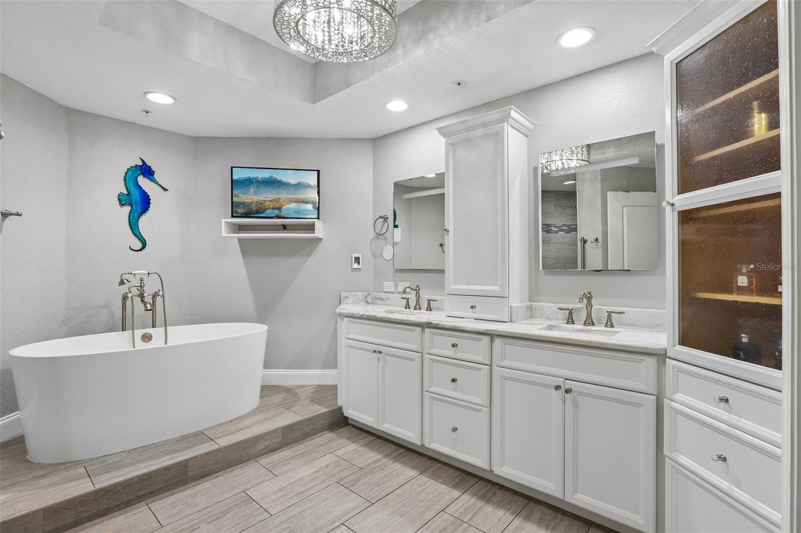 Primary En Suite Bathroom