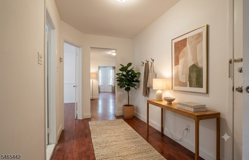 Hallway floor1