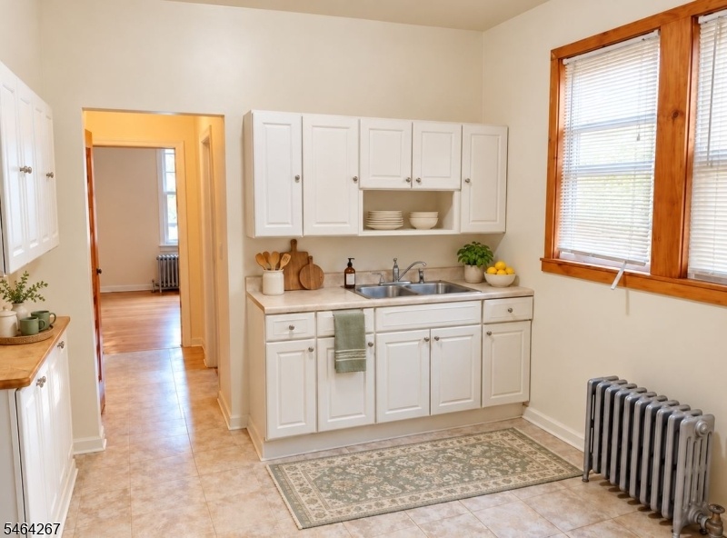 Unit R2 - Kitchen
