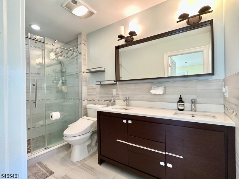 Primary bath 2