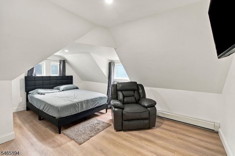 Bedroom/Office 7 - 3rd Floor