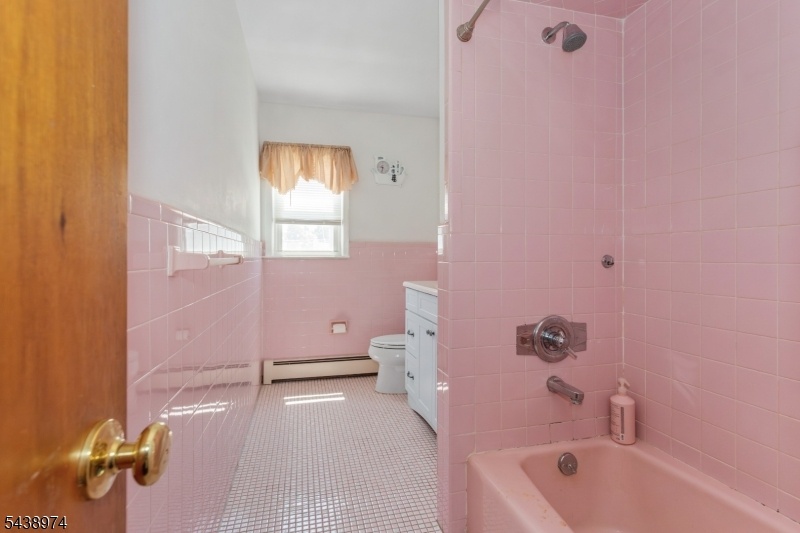 Unit 1 Bathroom