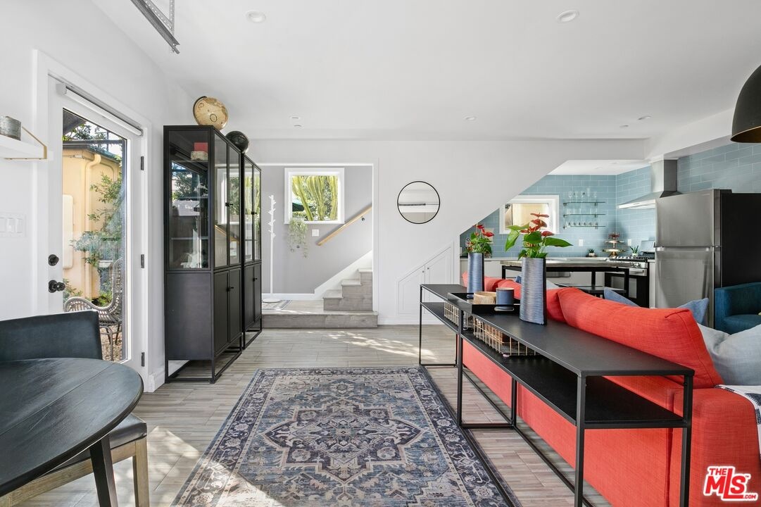 Guest House - bright and cheer