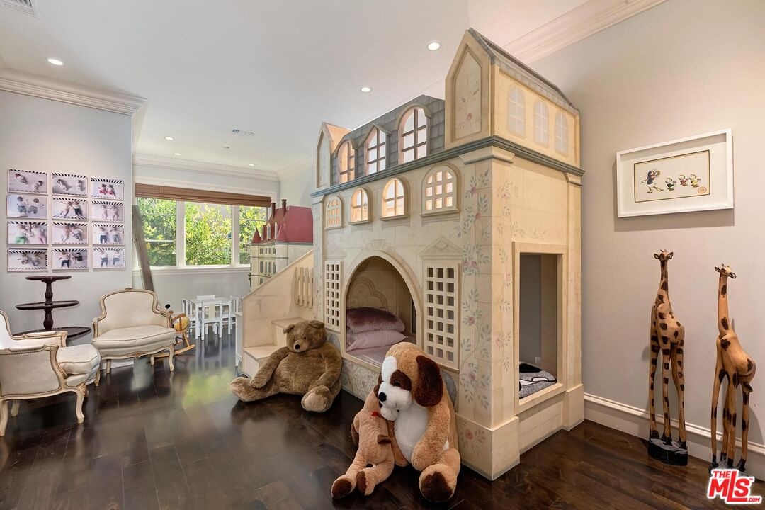 Guest Bedroom Suite