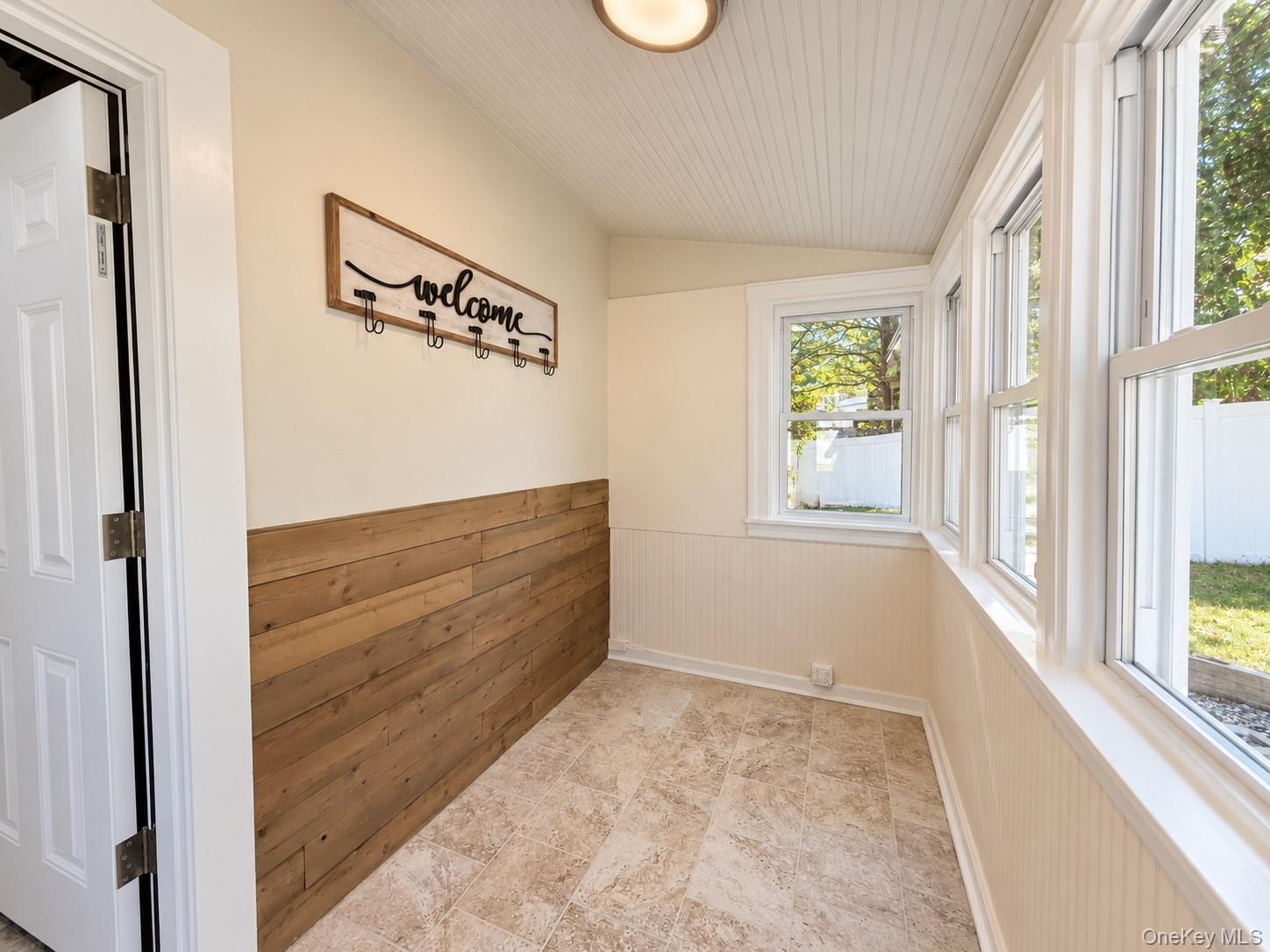 Sitting room, closed in porch, office, extra room, hobby room, you name it, versatile...