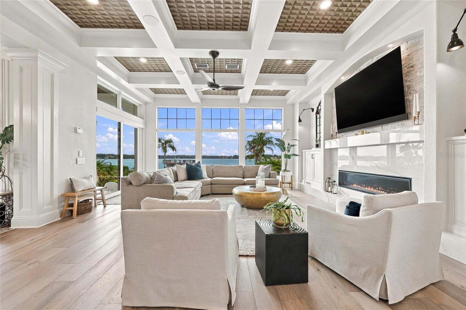 FAMILY ROOM WITH VIEWS OF LAKE DOWN