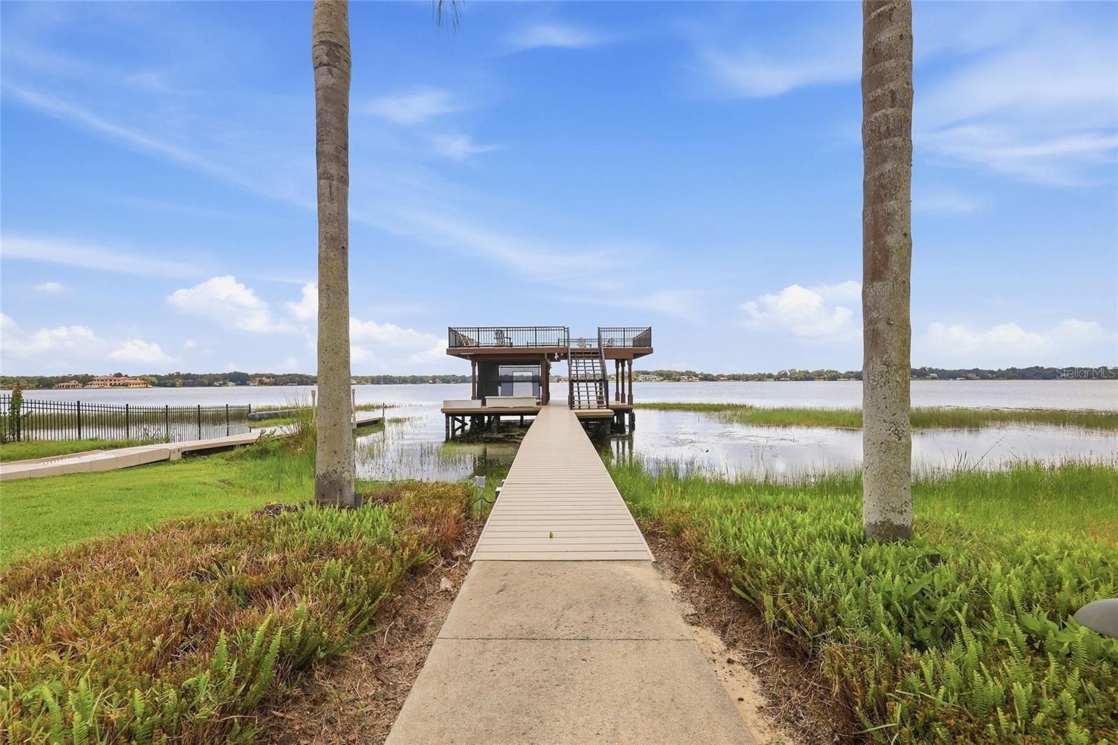 WALKWAY TO 2 STORY DOCK