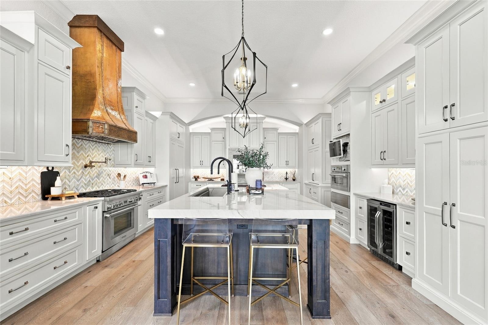 FULLY REMODELED CHEFS KITCHEN