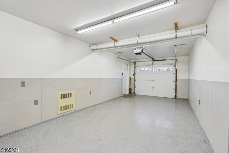 Garage 2