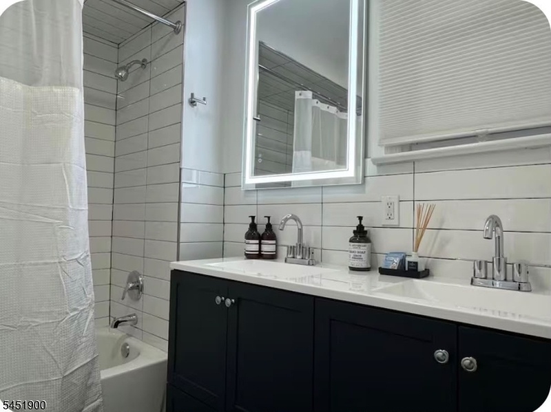 FIRST FLOOR BATH