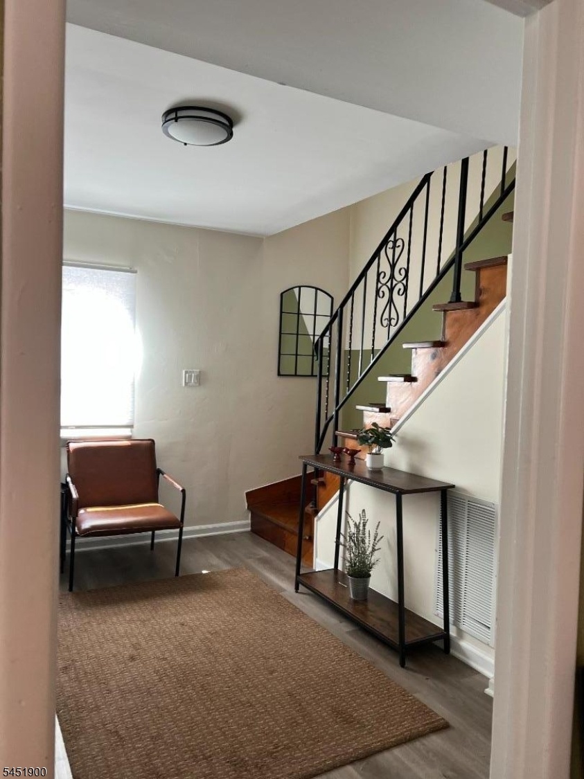LIVING REAR HOUSE