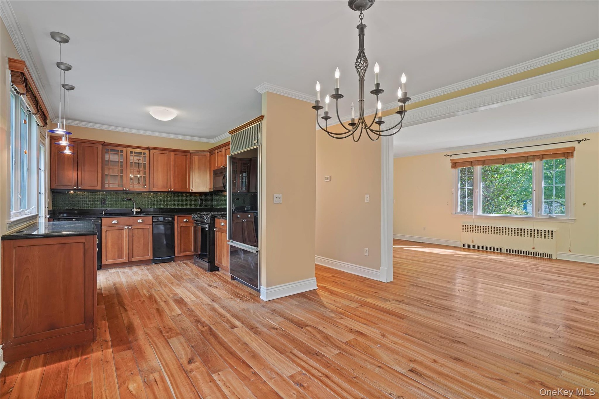 Kitchen With Plenty Of Cabinet & Prep Space