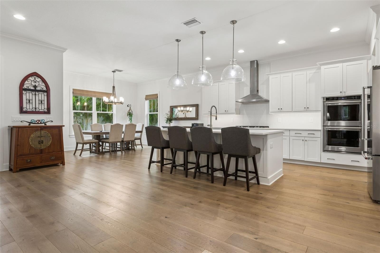 kitchen/dining room