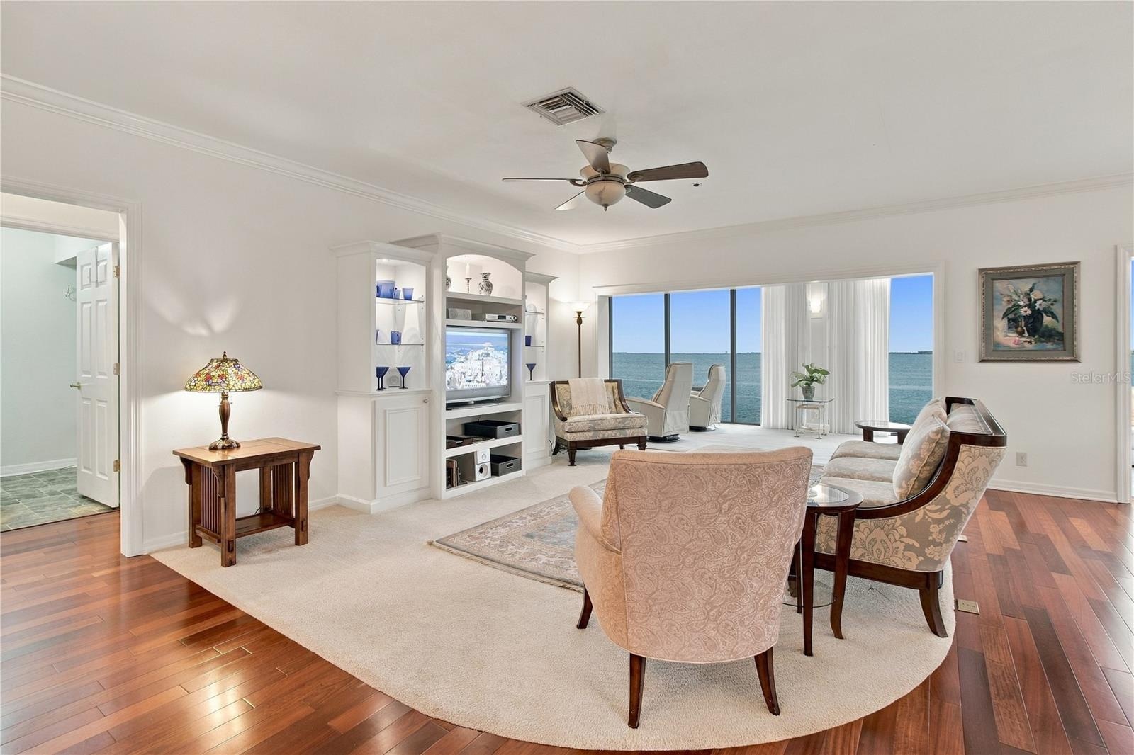 Clean, bright and open floor plan
