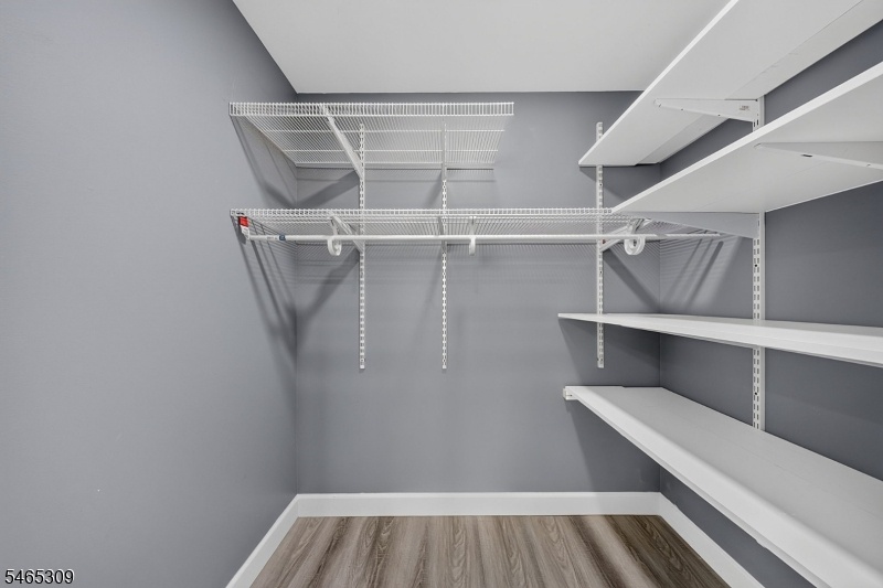 walk in closet