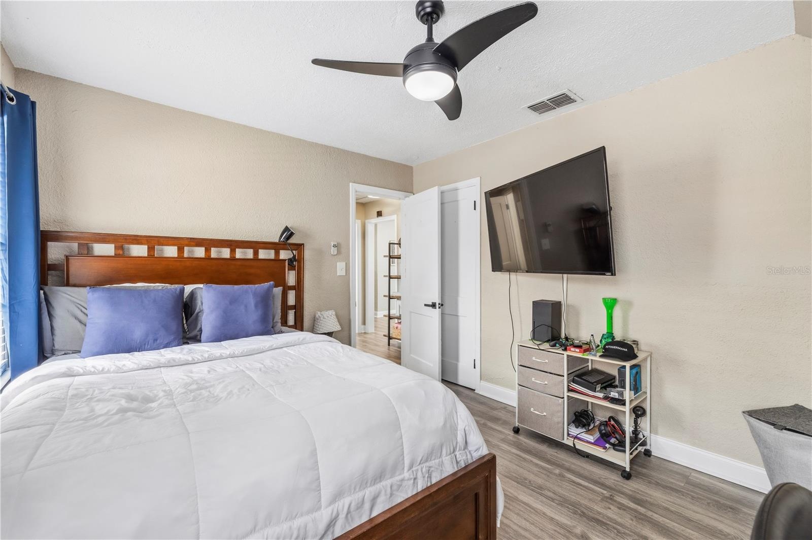 Main House Bedroom 2