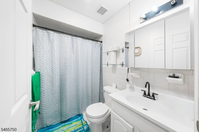 SECOND FLOOR BATHROOM