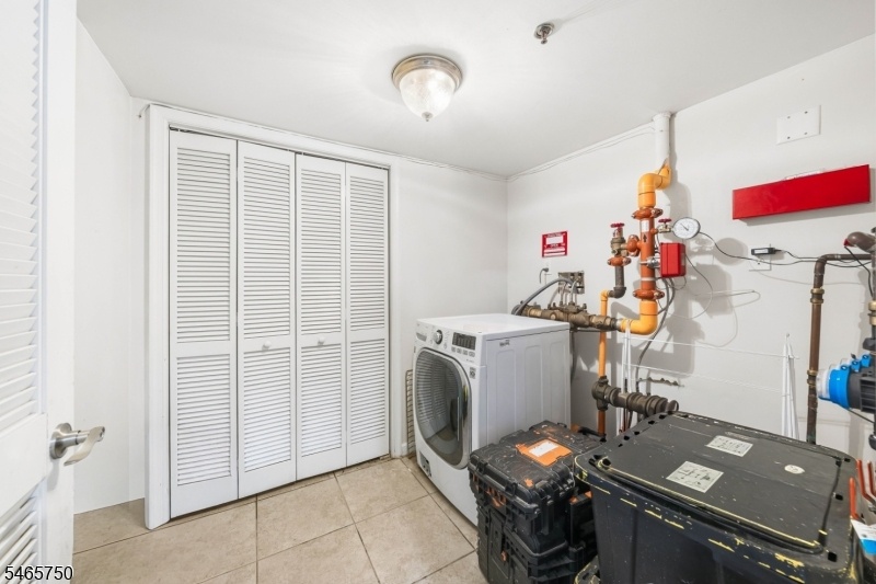 GROUND LEVEL LAUNDRY
