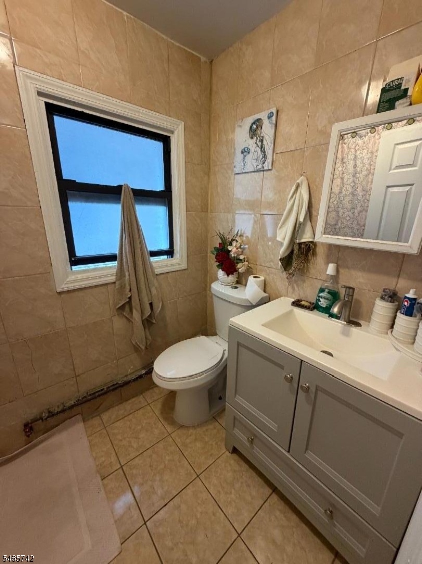 2nd fl Bathroom