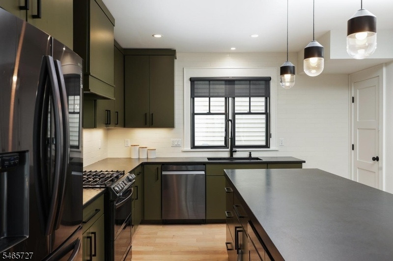 Kitchen with Quartz Island