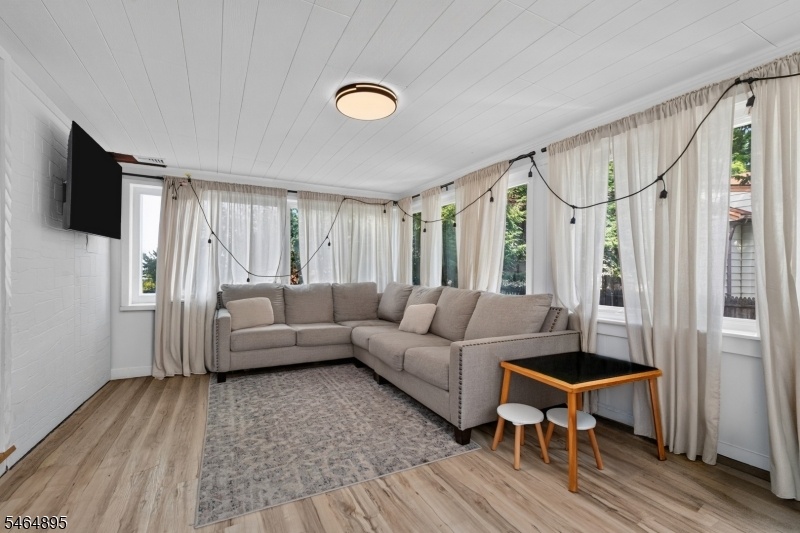 All Season Room