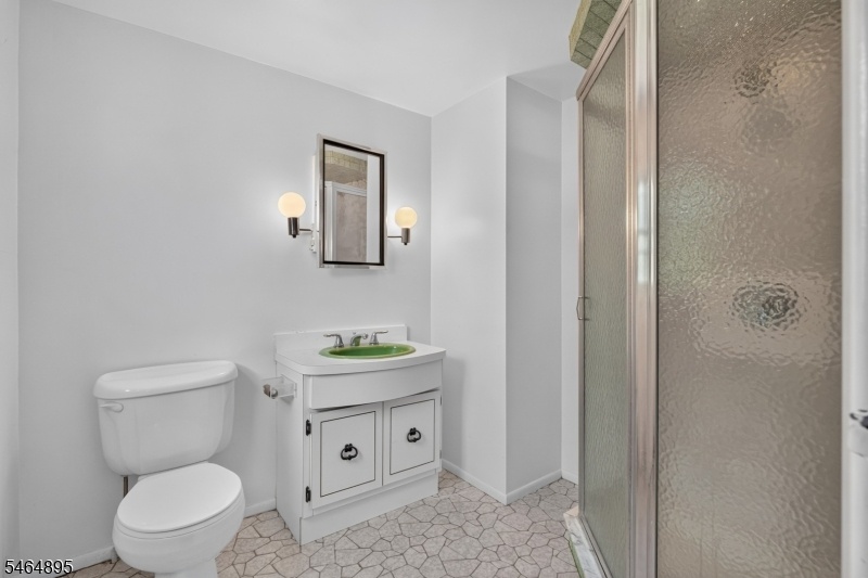 Primary En-Suite