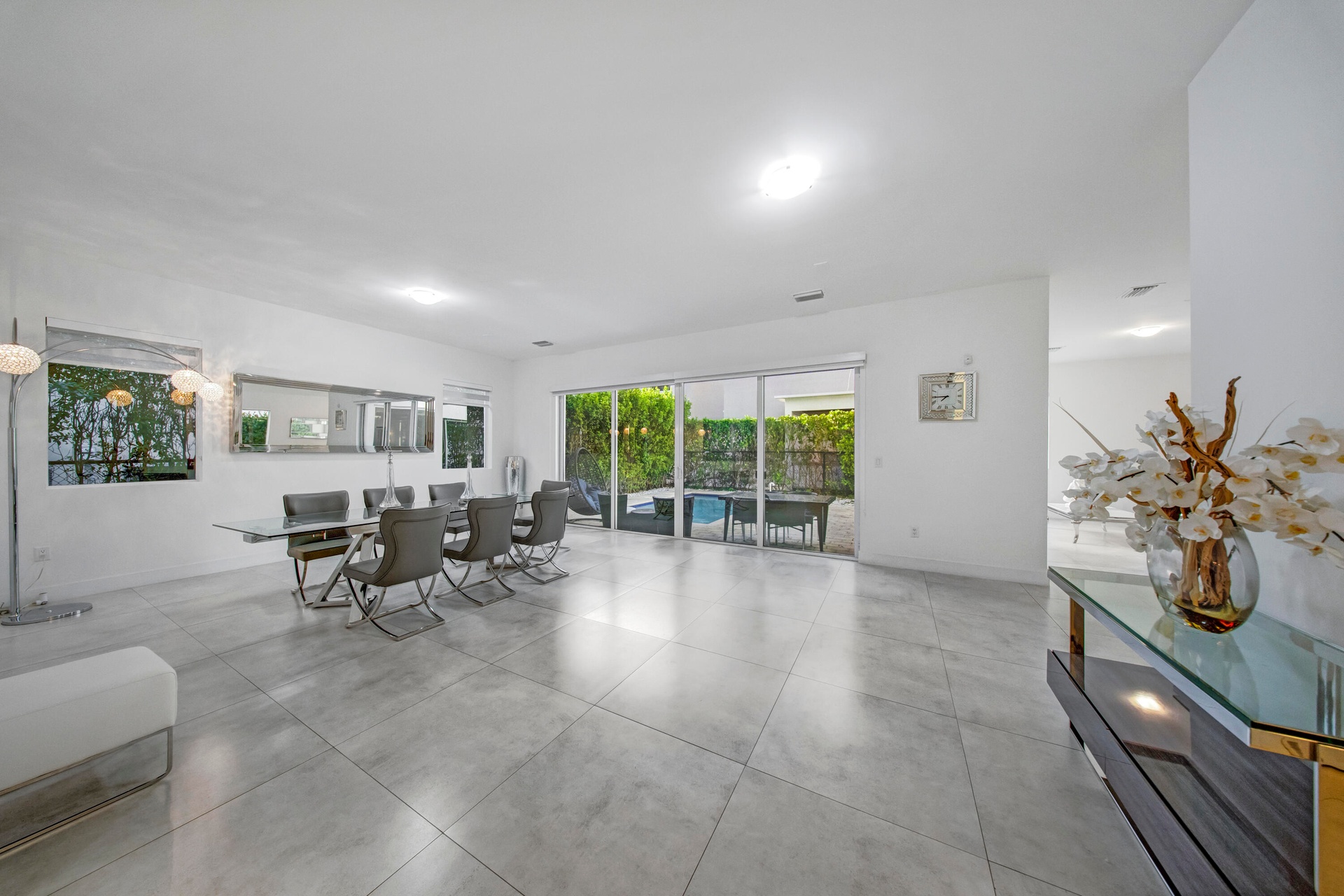 LUXURY OPEN FLOOR PLAN LIVING ROOM DORAL