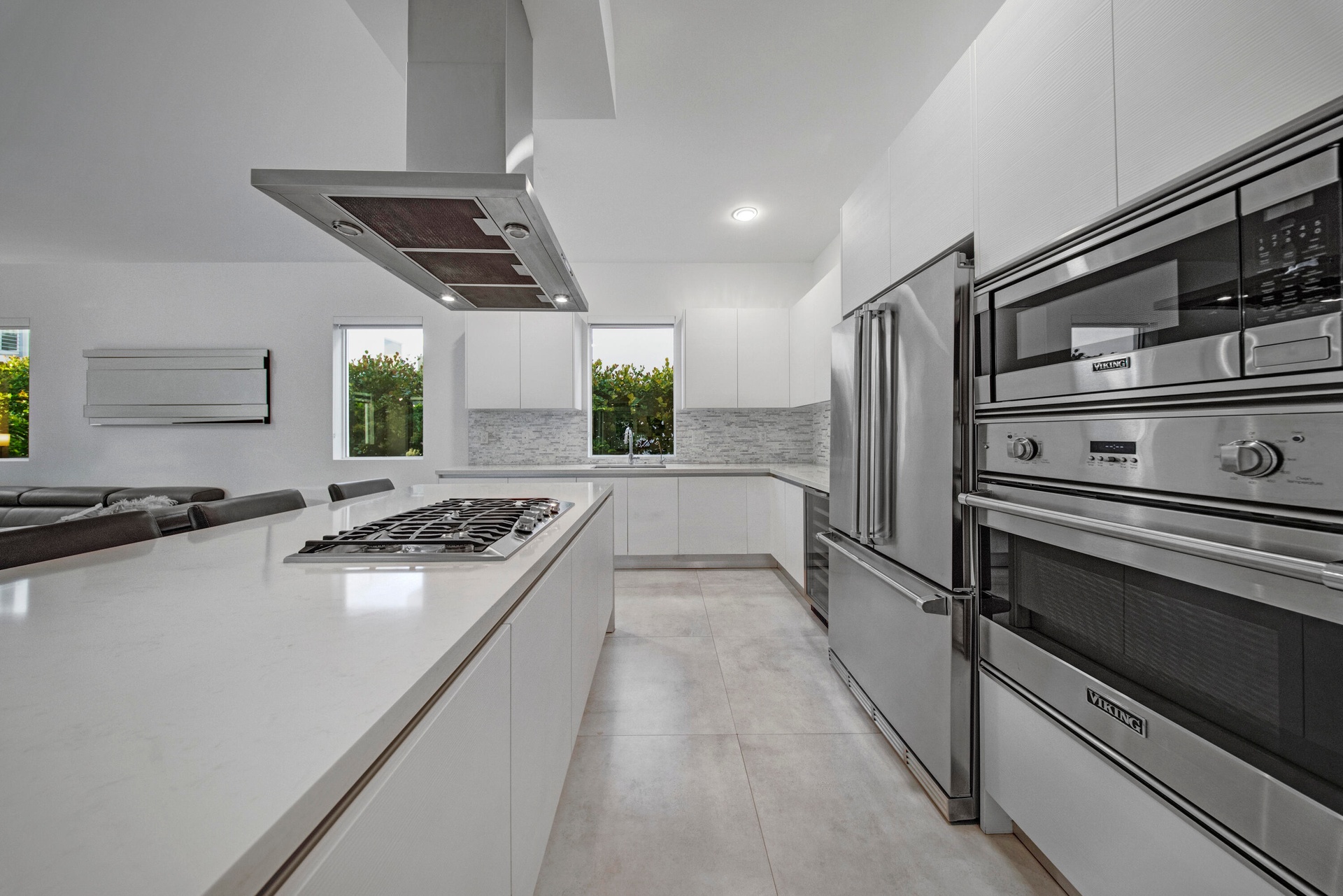LUXURY KITCHEN VIEW
