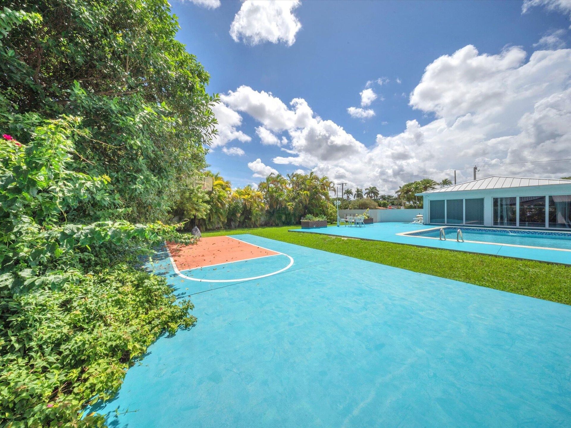 basketball court view