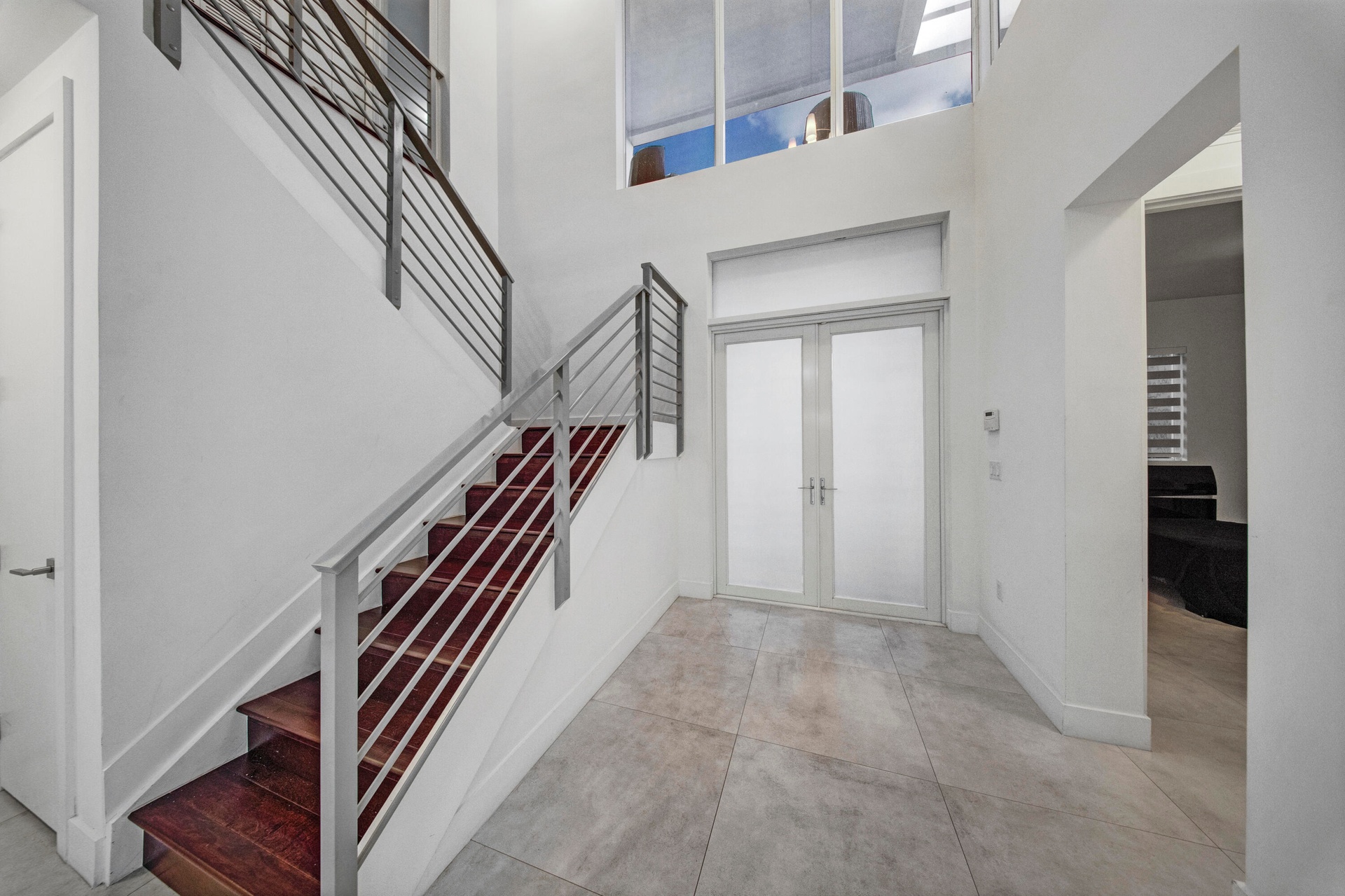 HIGH CEILING PROPERTY DORAL 60