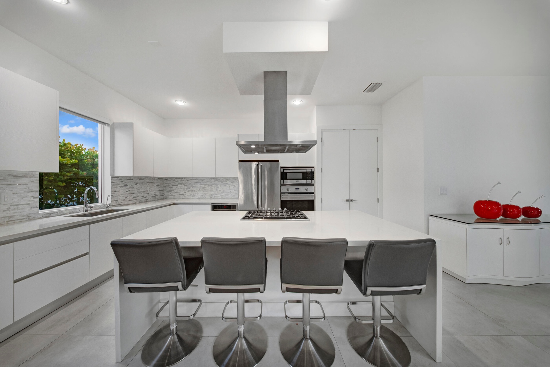BAR TOP KITCHEN
