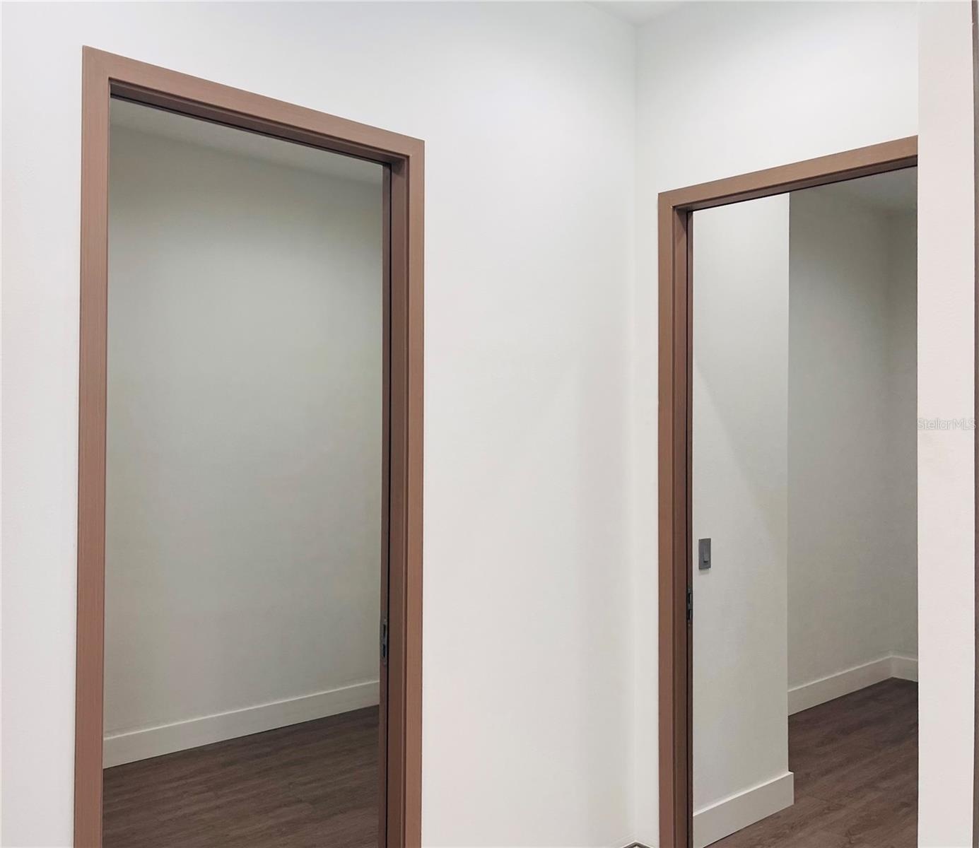 PRIMARY ENSUITE BATHROOM #5 (HIS & HER WALK-IN CLOSETS)