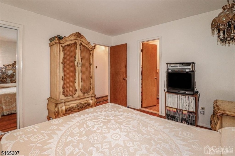 Primary Bedroom/upper level