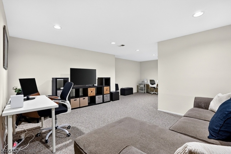 Finished Basement-Family Room