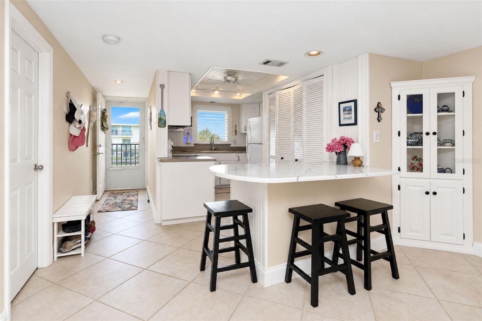 Kitchen with Breakfast Bar