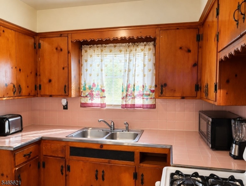 Unit 1 Kitchen