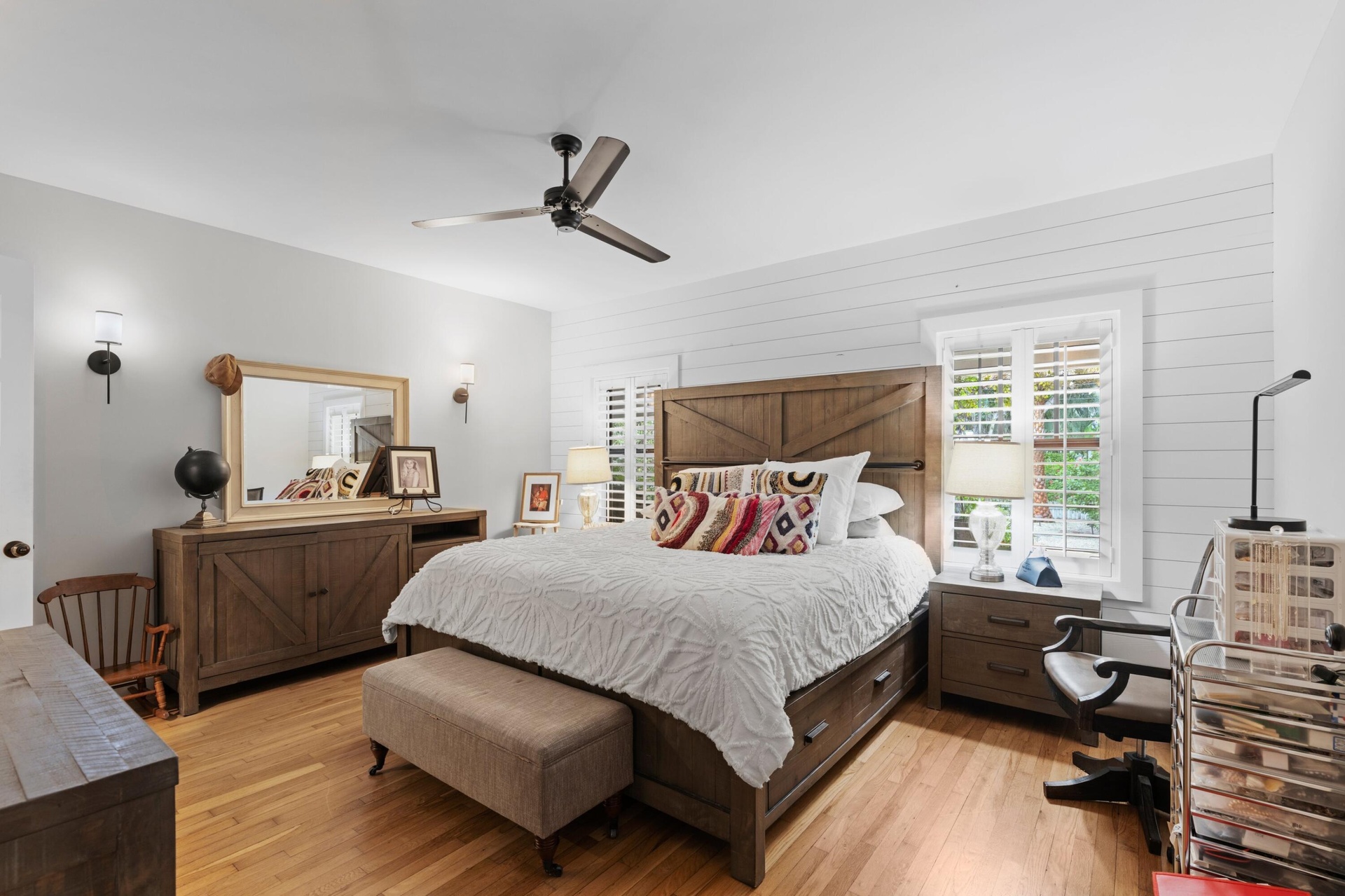 First floor junior master bedroom, with full bath.