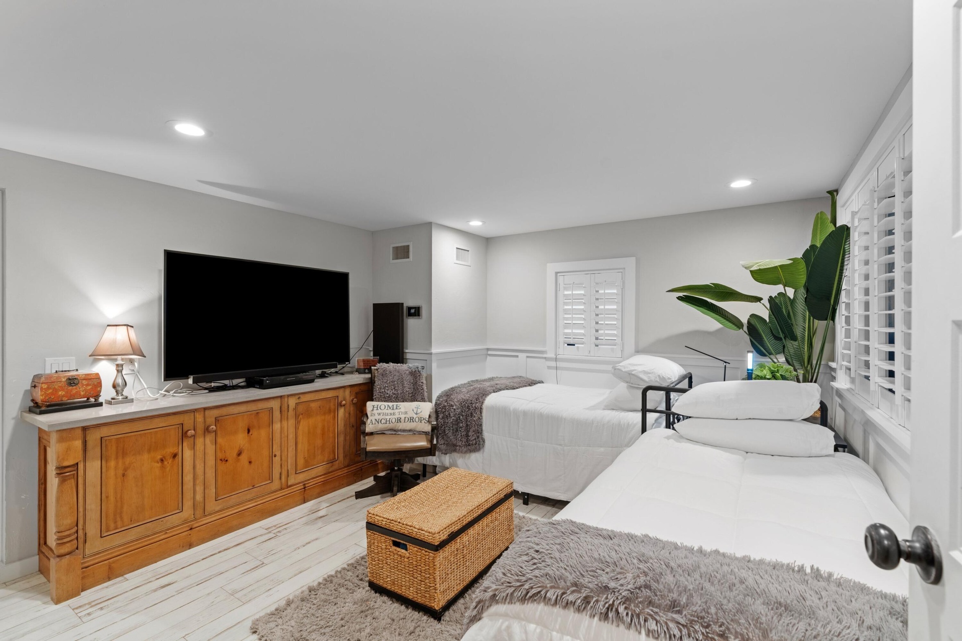 2nd first floor bedroom.