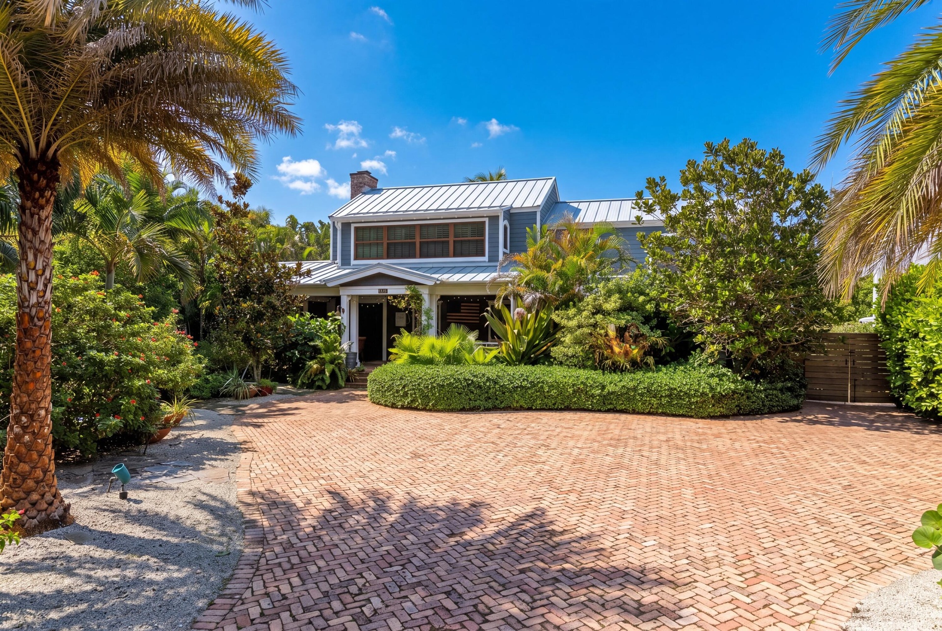 Front entrance on Lakeside Dr.