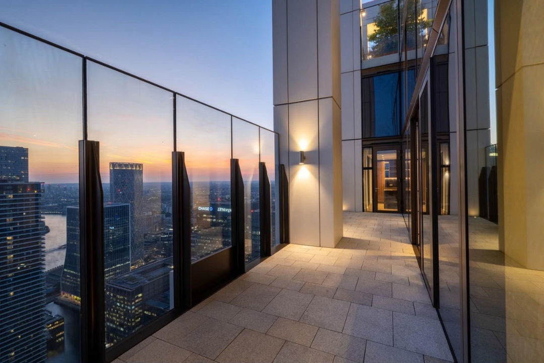 Magnificent 53rd Floor Terrace 