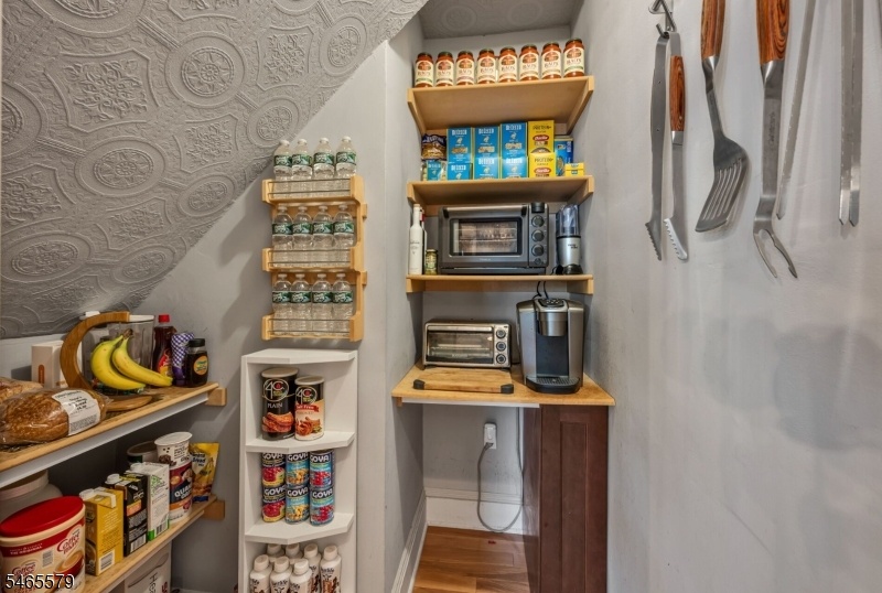 Kitchen Pantry