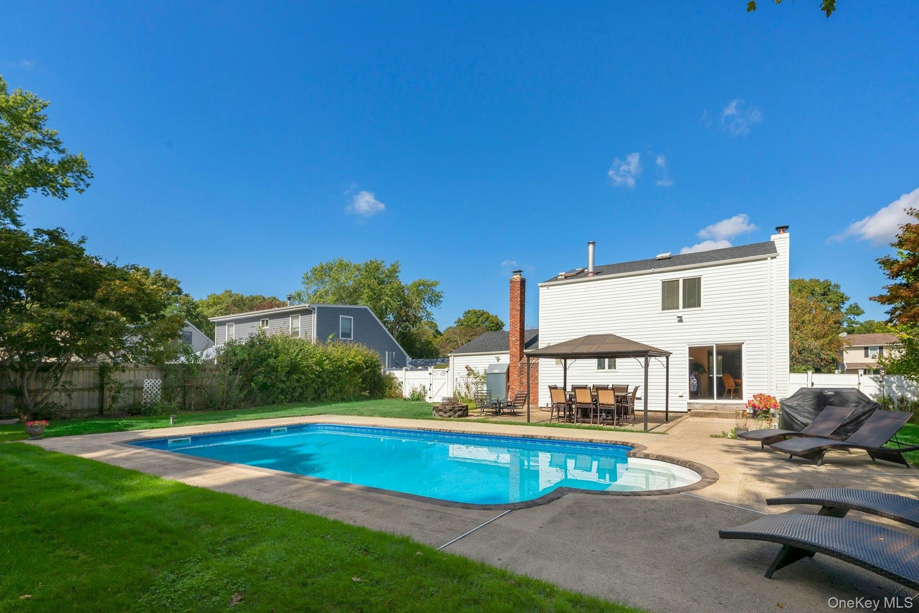 Rear Yard showing Pool