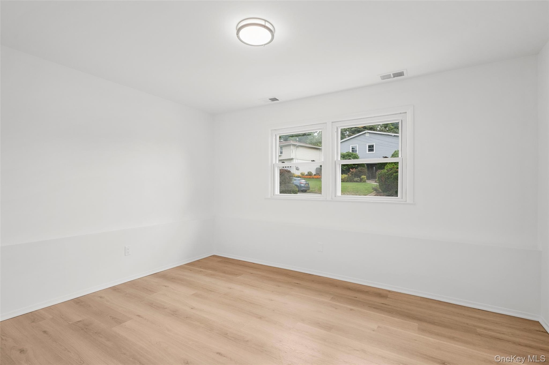 4th bedroom...part of the flexible bonus apartment.