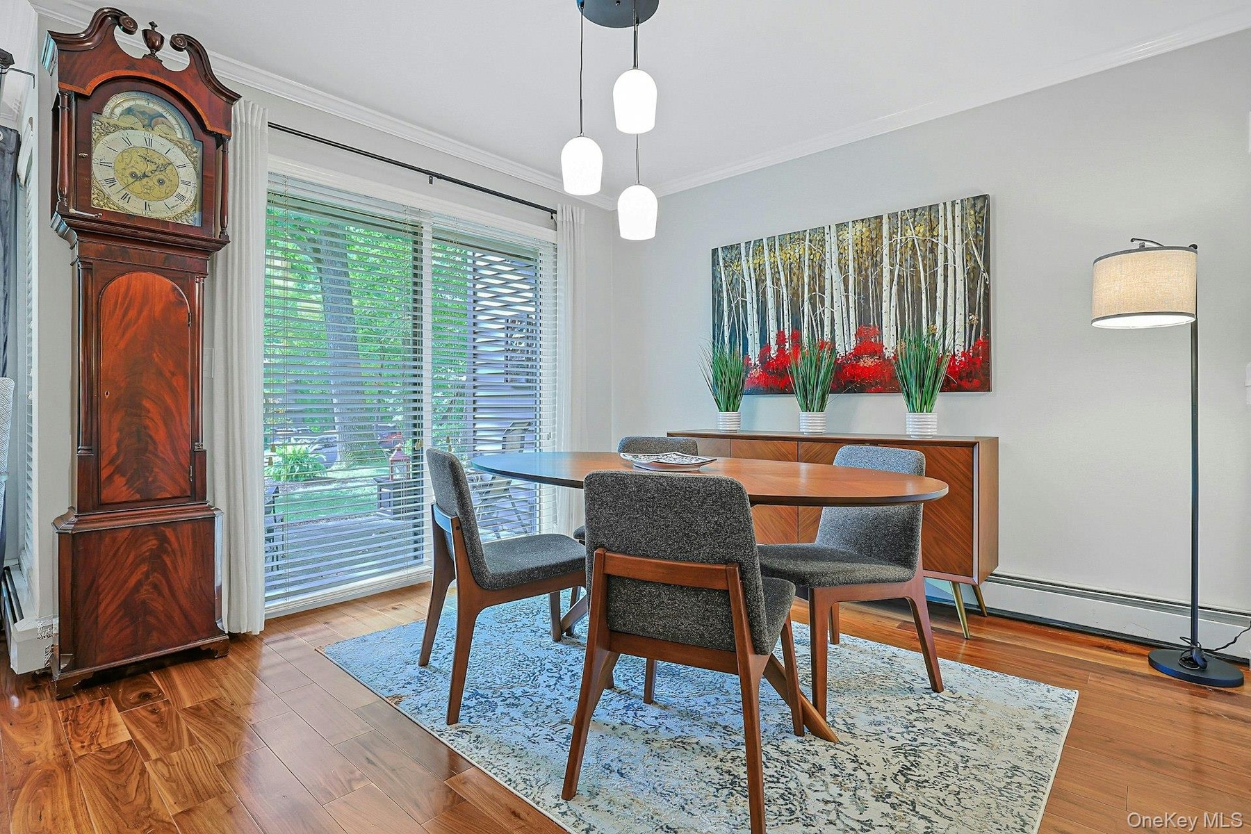 Spacious dining area with SGD to patio