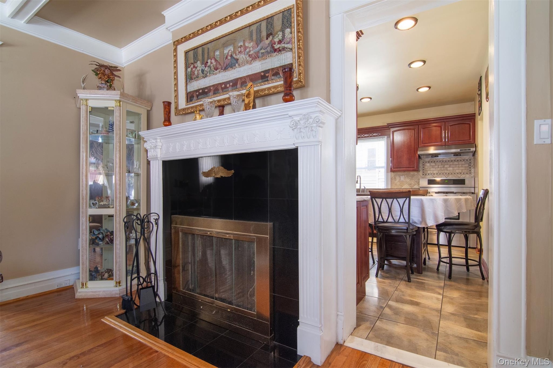 Dining room Fireplace