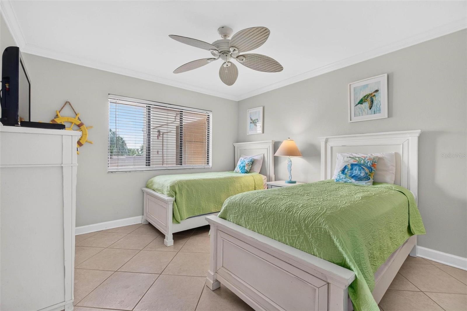 2nd bedroom