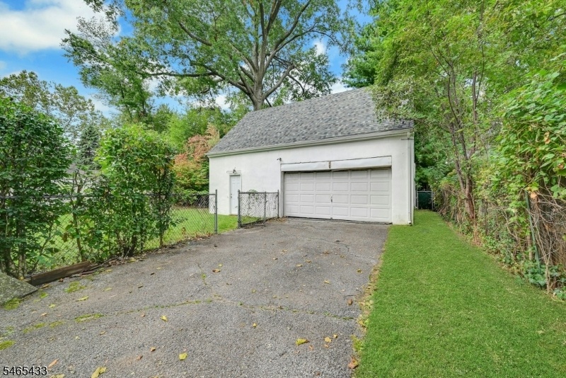 Detached Garage with Loft